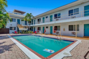 Pool Christmas Retreat Walk to Dania Beach